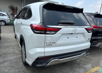 Vè mưa Toyota Innova 2024